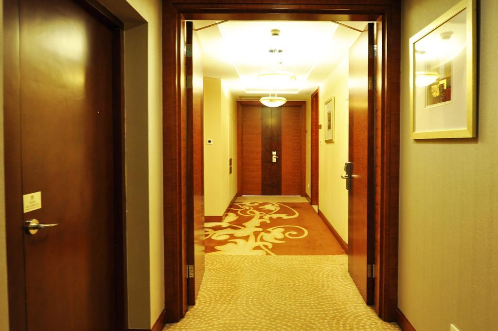 Howard Johnson Caida Plaza Shanghai Exterior foto